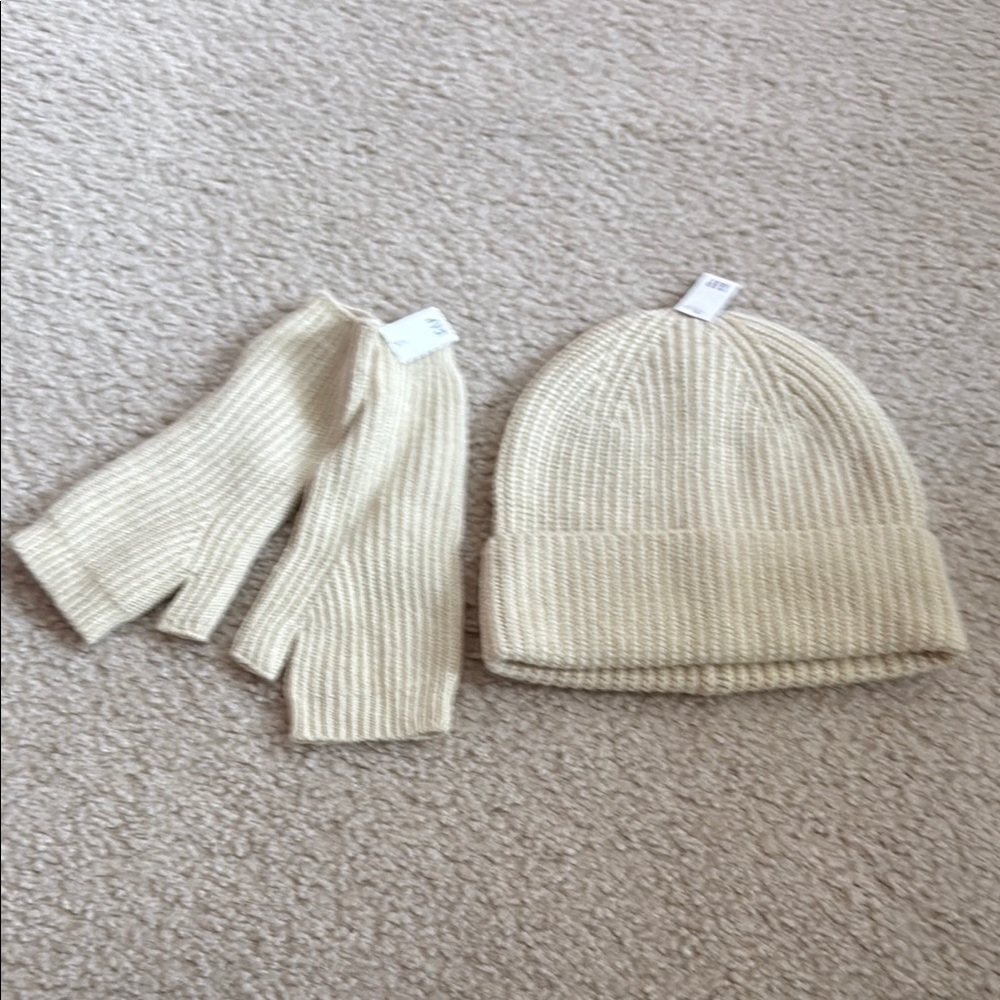 GAP Cream Ribbed Knit Hat